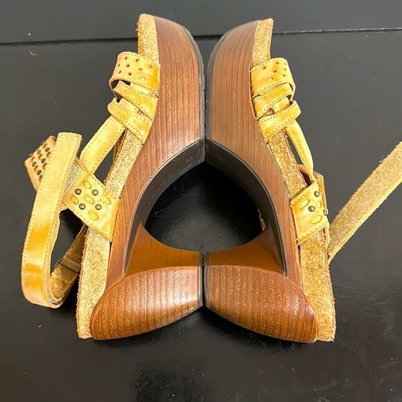 Naot Heeled Studded Leather Straps Sandals Sz 37 - Picture 8 of 11